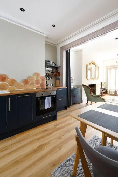 Stunning 2 Bedroom Flat 8Min Walk From The Beach Hove Extérieur photo